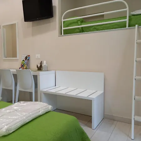 M & M Guest house *